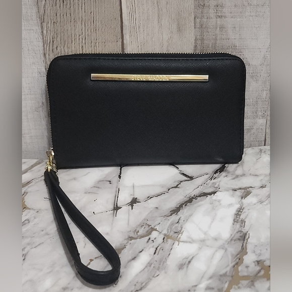 Steve Madden Handbags - Steve Madden Black Wristlet Wallet with Gold Accent
